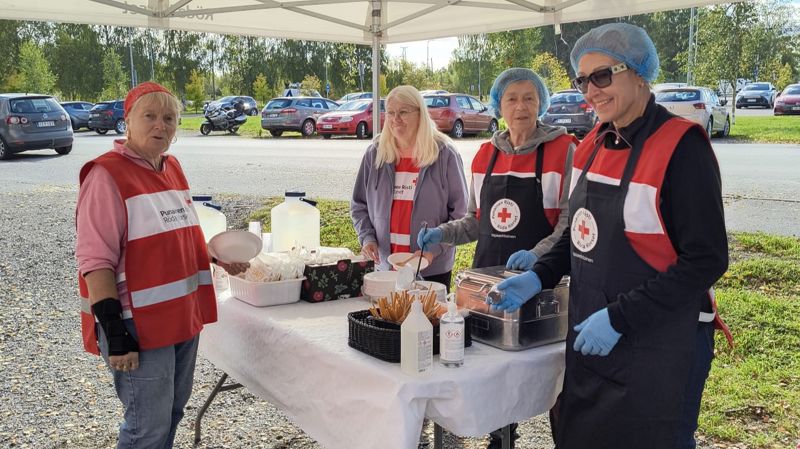 Ruoka-apua tehtiin tutuksi päättäjille Lihasoppaa ja neuvontaa -tapahtumassa Aittaluodossa