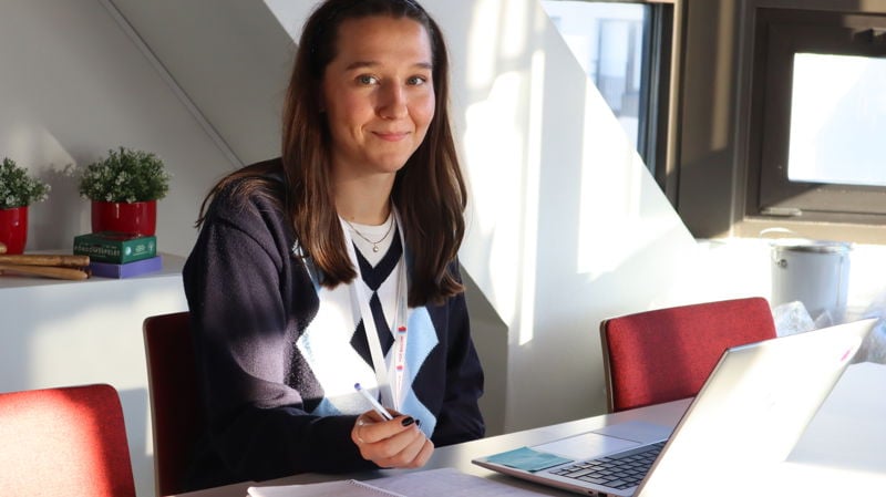 Hur kan Röda Korset stöda unga som känner sig ensamma?