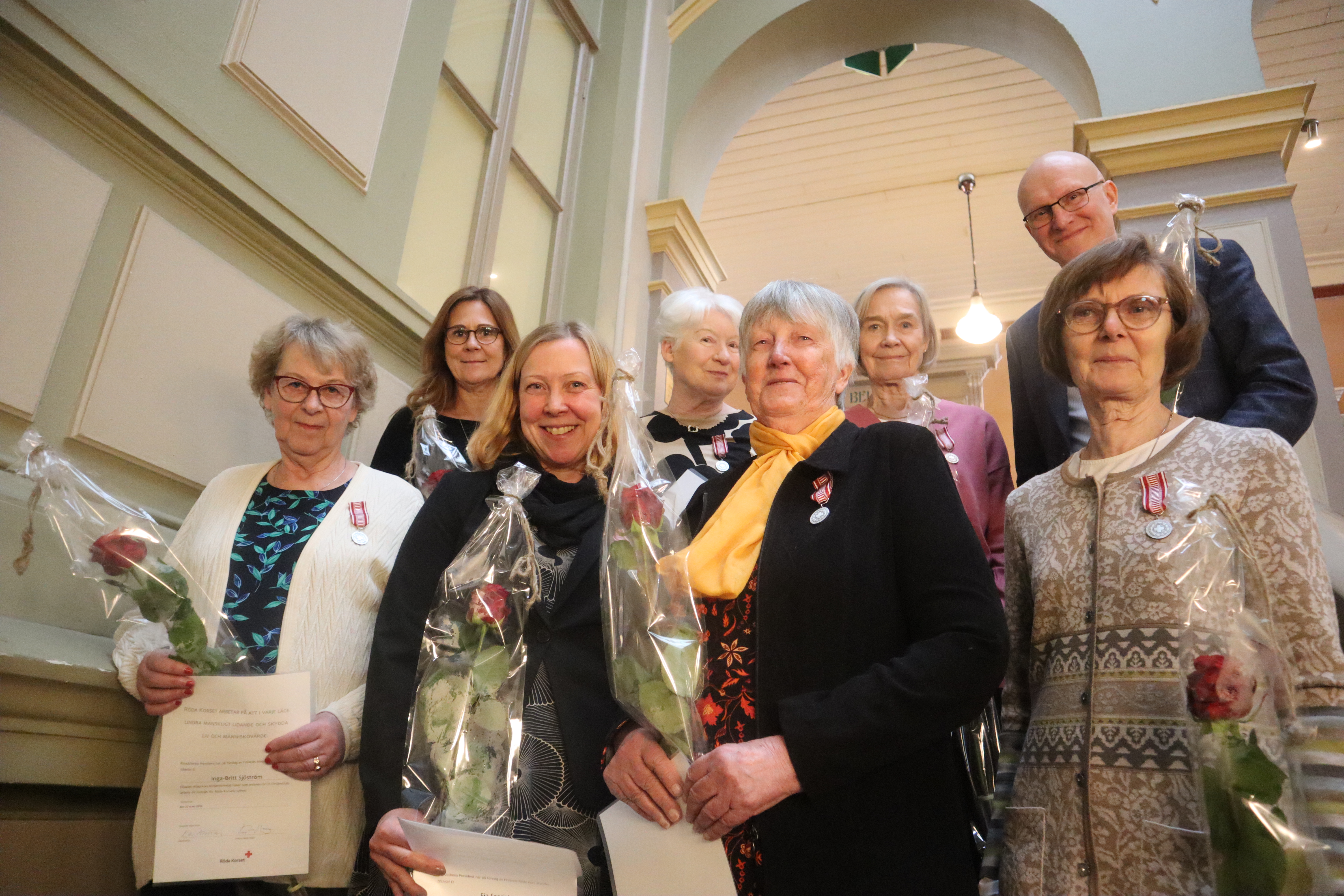 Punainen Risti palkitsi turunmaalaisia vapaaehtoisia vuosikokouksessa