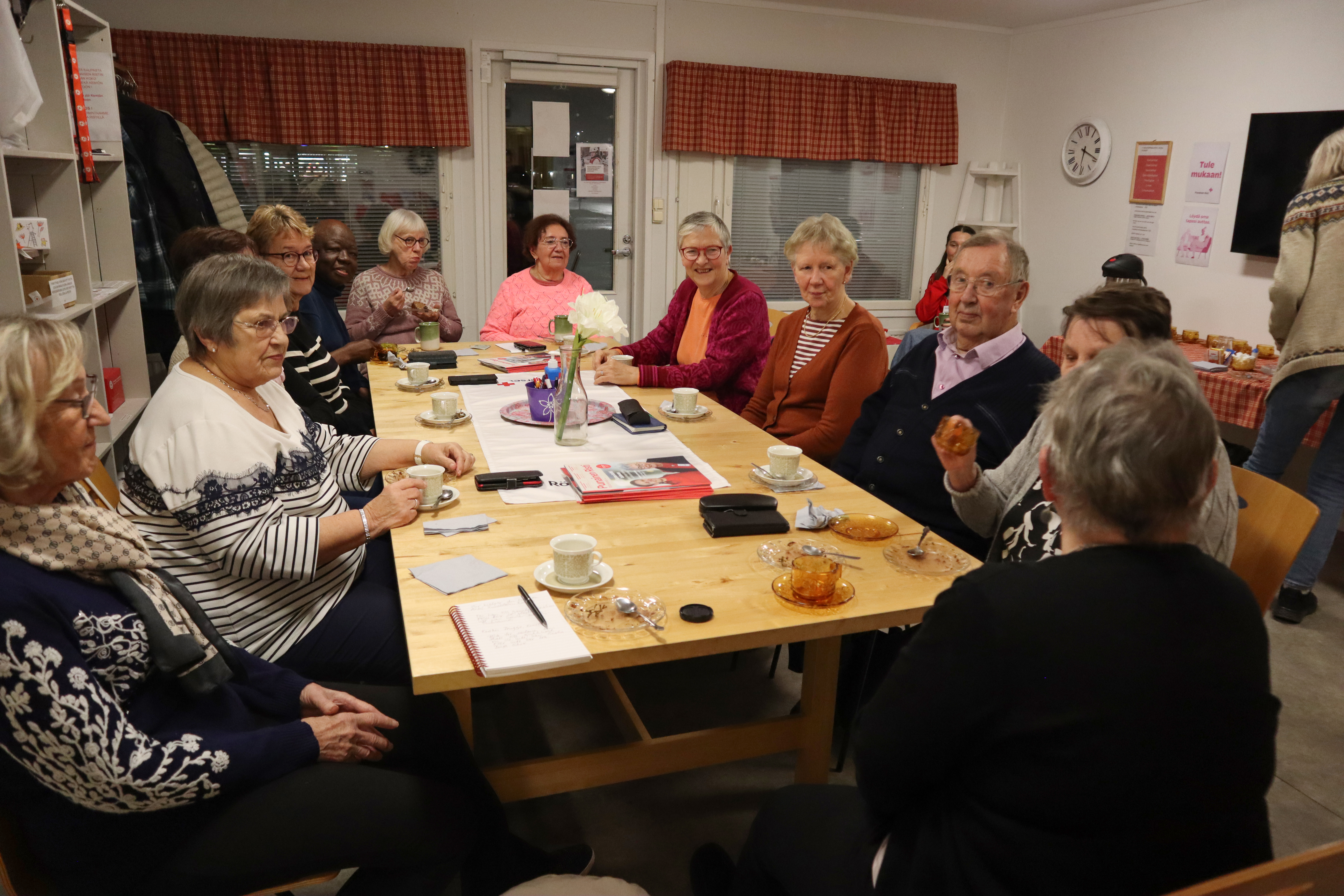 Kimito avdelning har en uppskattad vänverksamhet. De frivilliga vännerna träffas regelbundet i avdelningens lokal.