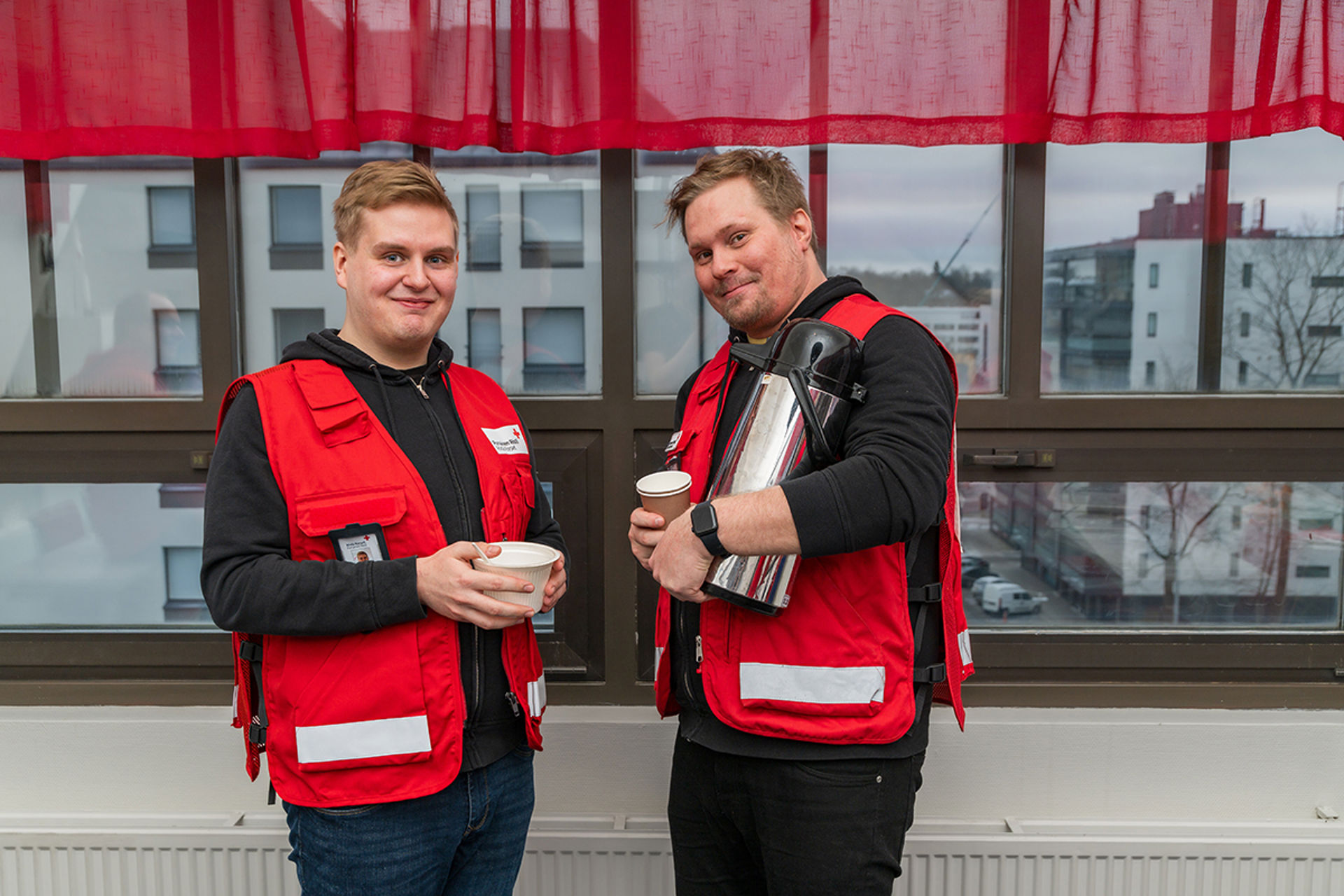 Frans Uggeldahl ja Axel Gröndahl vastaavat Turunmaan piirin ruoka-aputoiminnasta.