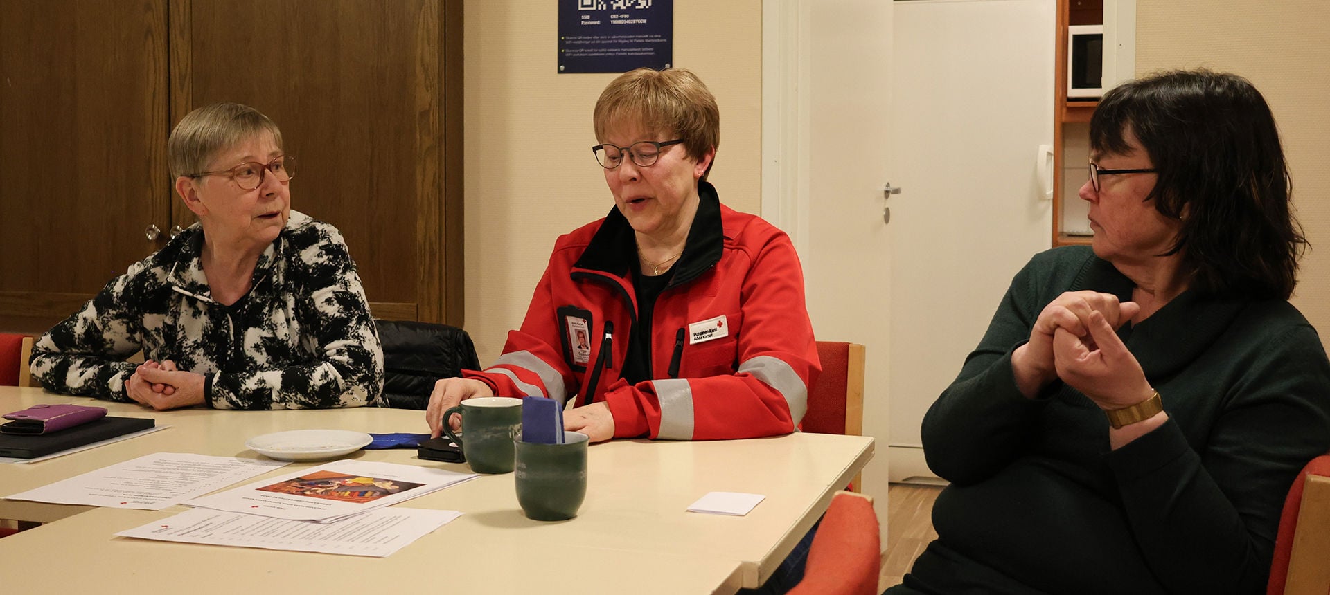 Inger Wiklén, Inger Österlund ja Tarja Sirkiä ovat työskennelleet pitkään yhdessä Punaisessa Ristissä ja Korppoon paikallisosastossa.