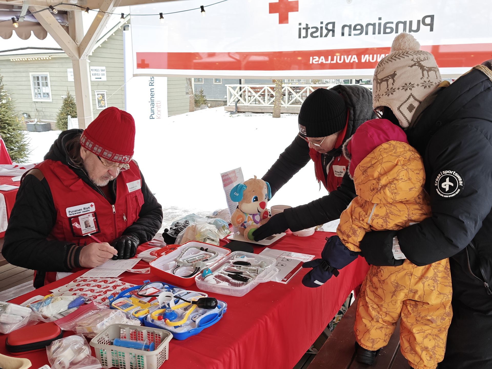 Ystävänpäivänä Tampereella oli Tallipihalla koko perheen ystävänpäivätapahtuma. Perheen pienimmille oli mukana myös Nallesairaala. 