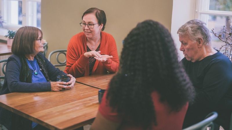 Osastojen joulukahvilat tuovat ihmisiä yhteen