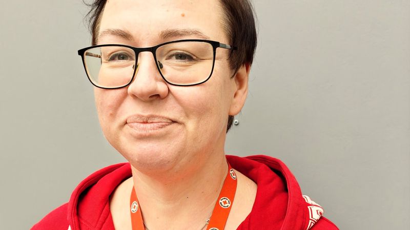 Minna Kallio harjoittelijana piirissä