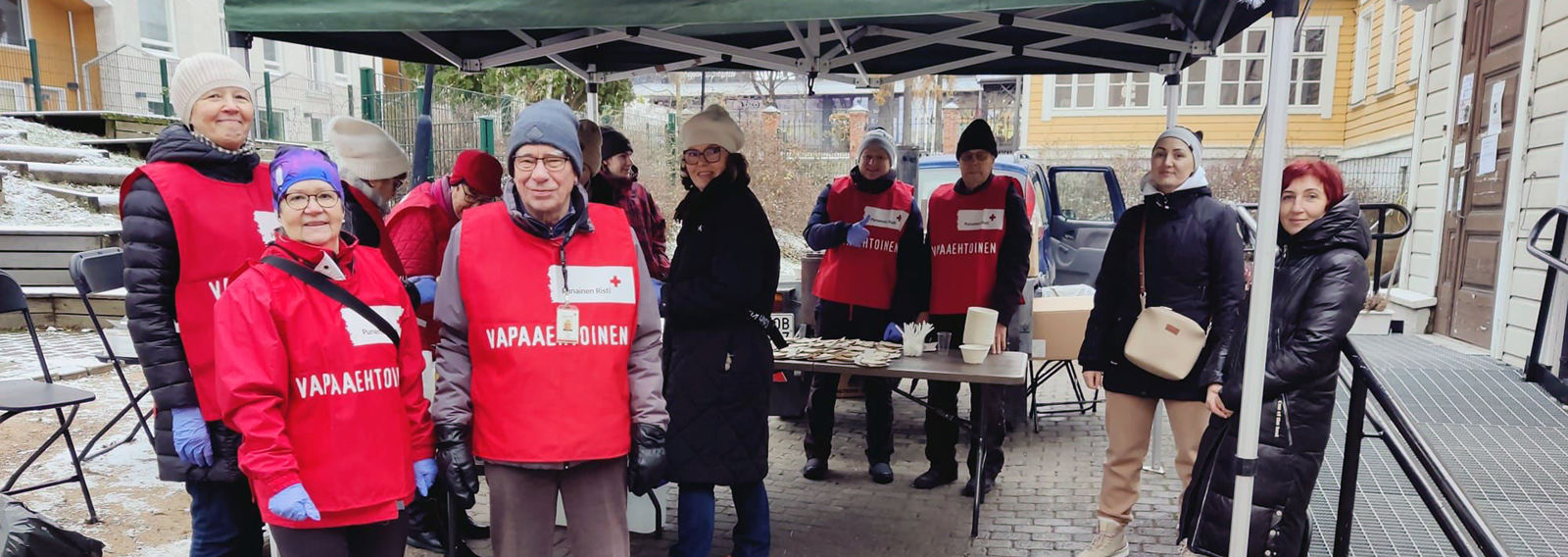 Ihmisiä ruoka-avun tapahtumassa Lappeenrannassa.