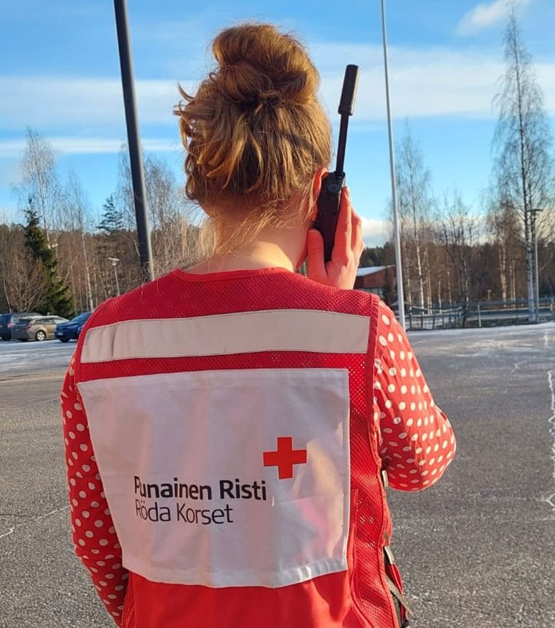 Kuopiossa harjoiteltiin satelliittipuhelimen käyttöä.