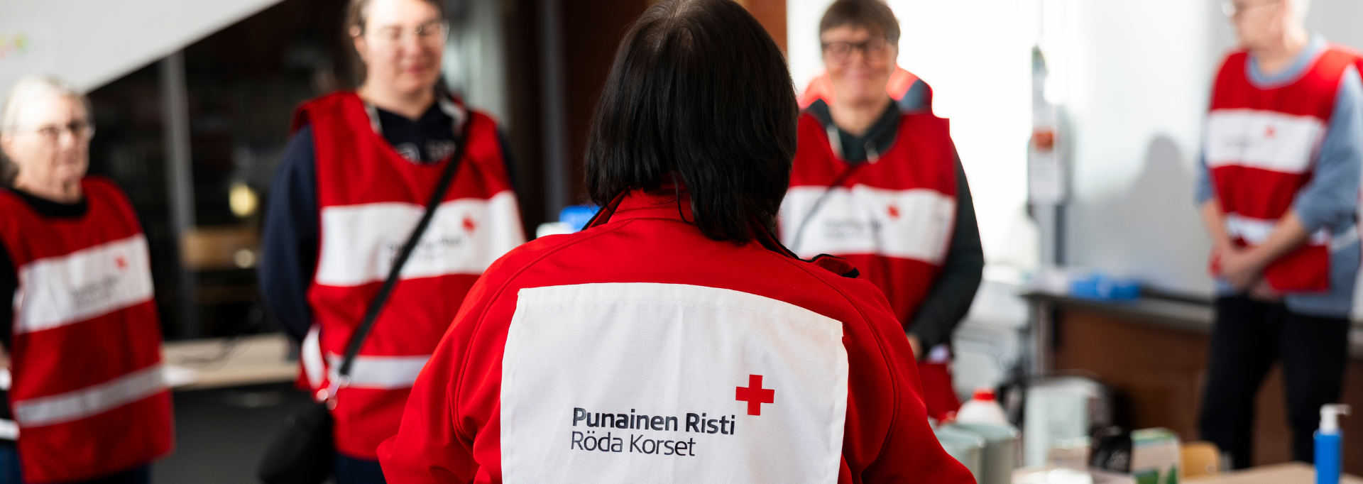 Punaisen Ristin vapaaehtoisia valmiusharjoituksessa.