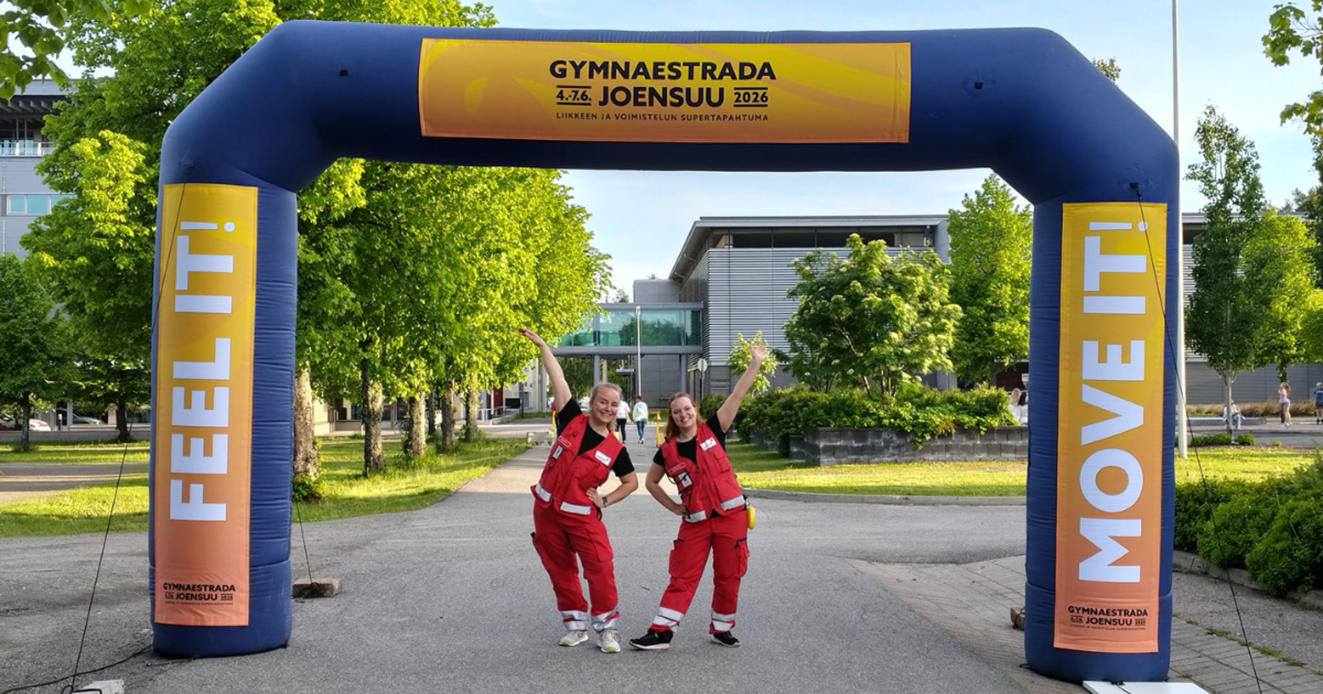 Vapaaehtoisia päivystäjiä Gymnaestradassa.